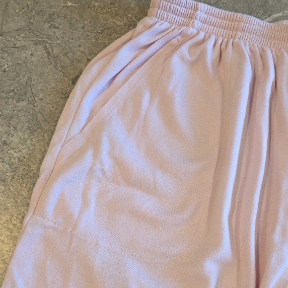 (J43) Athletic Light Pink Shorts Plus 20W - Picture 2 of 6